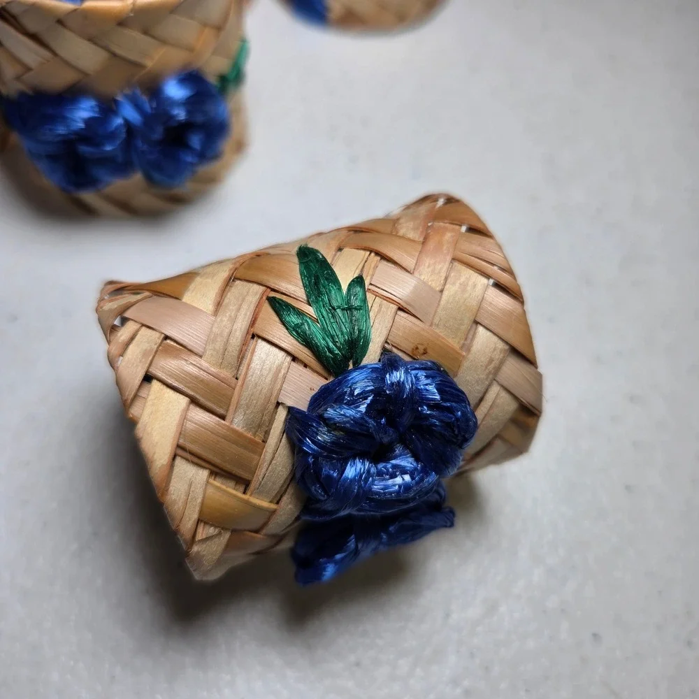 Vintage‎ Rattan Wicker Flower Napkin Rings Blue Hawaii Style Set of 6